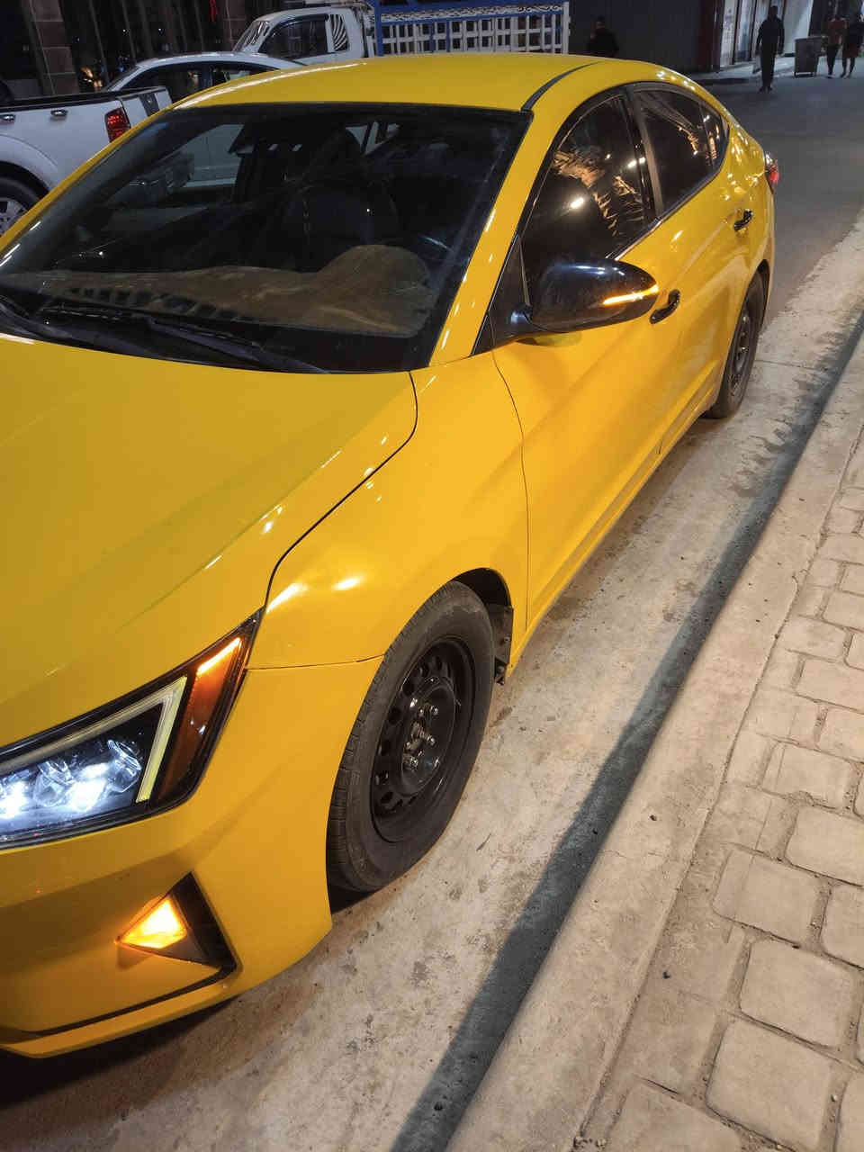 السلام عليكم
النترا موديل 2020 وارد امريكي حادثه بسيط جدآ فول مواصفات عدا الفتحه 
بصمه 
كشنات كهرباء
كشنات تدفئه
فول تحكمات 
لايت زنون اربع عدسات 
اشاير بالمري 
اشاير ترحيب 
مكينة 2000 دوش
كير اي تي
بك لايت لد
صنوك بصمه
سستم الصوت دمام 
منضومة غاز
رقم دولي الجديد
السيارة بسمي تحويل ثاني يوم
مكان السيارة شارع فلسطين 
للاستفسار ***********
