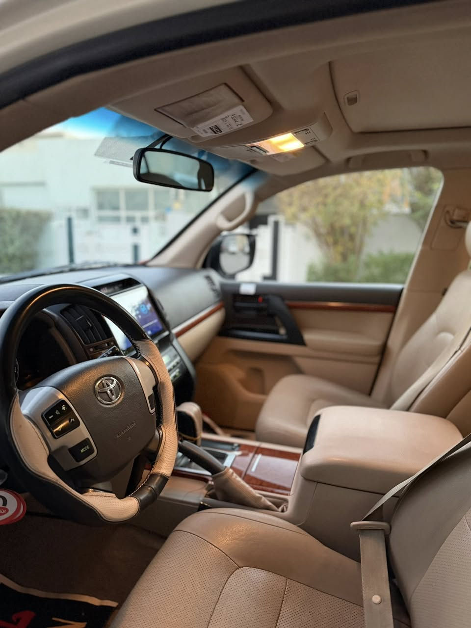 لاندكروز موديل 2013 
بريم اصل 
ماشيه 111الف حقيقي 
فول مواصفات 
حساس امامي خلفي 
مري شفط +قلاب 
تخم تاير جديد 
السياره مكفوله كفاله عامه 
رقم اربيل ب اسمي تحويل ثاني يوم 
سعر 370 
رقم ***********
مكاني بغداد الدوره
