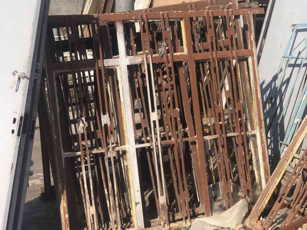 ابواب وشابيك ومحجل وباب حوش مستعمله للبيع
العنوان طريق مستشفى تقاطع شارع القادسية 

‭٠٧٥٠ ٩٠٨ ٦٤٢٨‬
