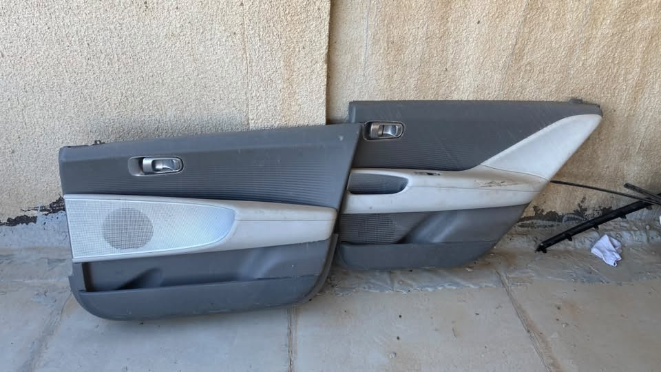 السلام عليكم
غراض ev6 و ايونك 5 وايونك 6 
غراض (ev6) 
دعامية وجاملغ ولايت واطار جاملغ 
وفسفوره دعامية خلفية يمين 
غراض (ايونك6) 
بطاين ابواب كاملة مع السماعات والمكينة مال جام وجام اصلي ابيض 
دبل مال شركة وبطانة تاير خلفي يمين
غراض ( ايونك 5) 
لايت يمين ويسار كامل مروحة امامية 
بيها كسر بسيط ماطور ايرفلاب كامل
((( المكان بغداد اليرموك )) 
للاتصال ***********
