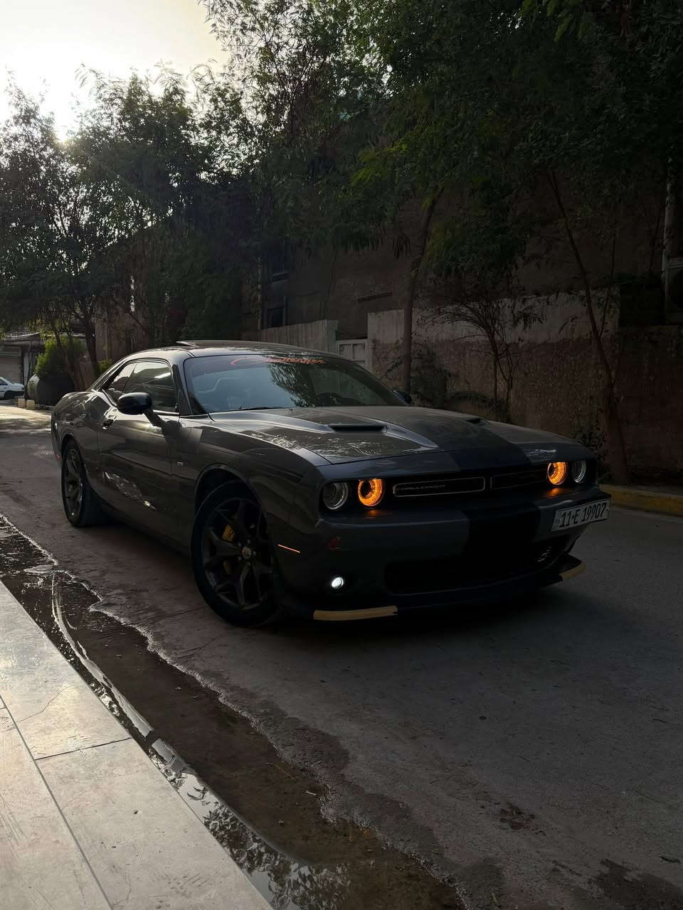 جالنجر موديل 2018 بغداد رقم كلش حلو. وسياره مواصفاتها 1/1 فتحه  حت ستيرن كهرباء.  
عنواني بغداد حي تونس 
 حادثها جاملغ امامي وربع بنيد نفسه مصبوغ 
 وجاملغ خلفي مكاني حي تونس بغداد 
***********
