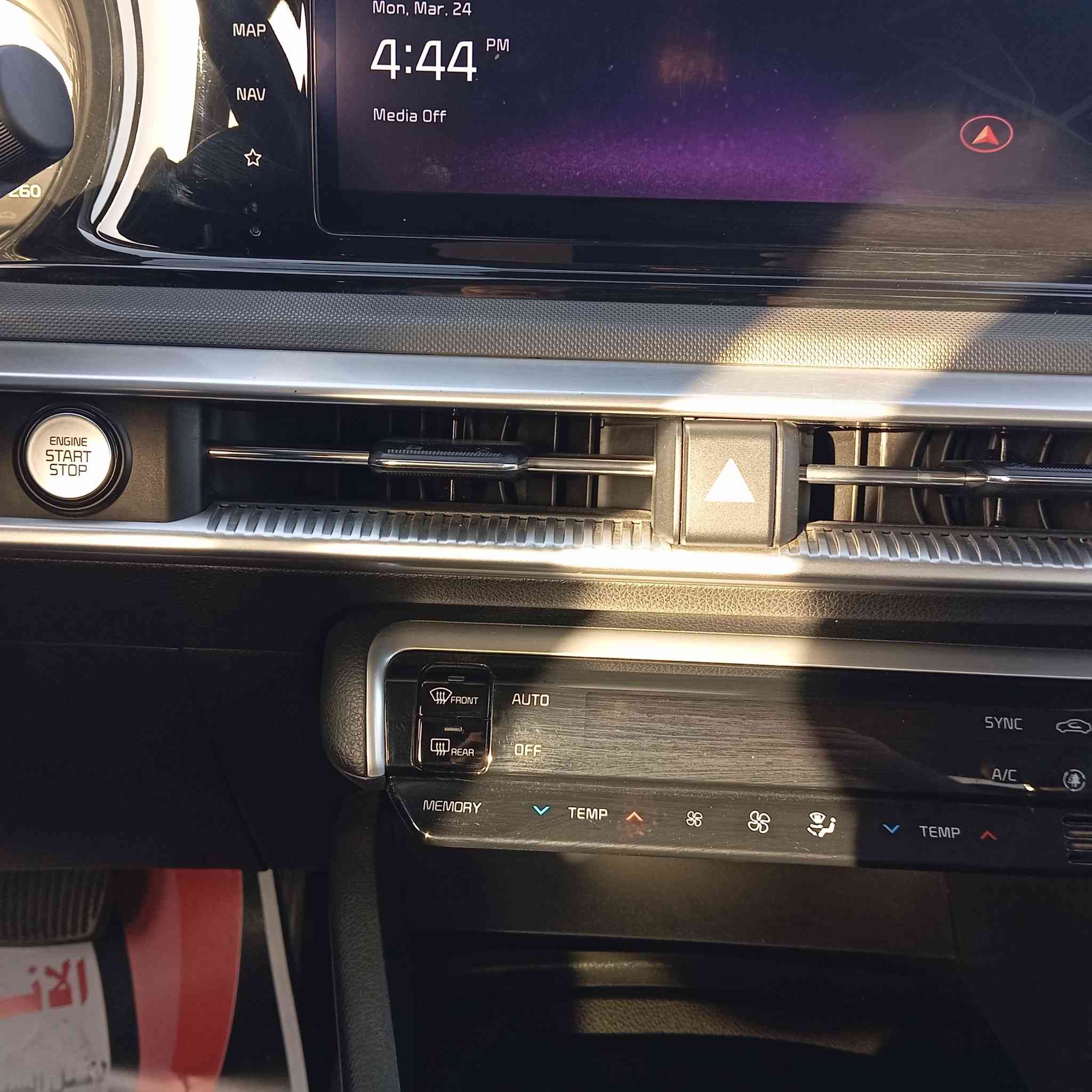 السلام عليكم
كي فايف موديل 2022 باسمي 
ماشية 46 الف 
مكفولة عدى رصعة بالباب الخلفي ضالة على وضعها
محرك 2000
فول مواصفات عدا البانوراما حره بسمي
ترقيم جديد رقم بصرة
مواصفات
كشن جلد تدفئه كشن
تدفئه ستيرن
تشغيل عن بعد
بصمه
تحكمات فول
تحديد مسار
توقف ذاتي
رادار امامي
مري شفط
اشاير بالمري
 كير ماوووووس
ويل كب كروم 
لايت ذكي
وبعد بيه مواصفات
مكاني بصرة 
السعر 210
الرقم :***********
