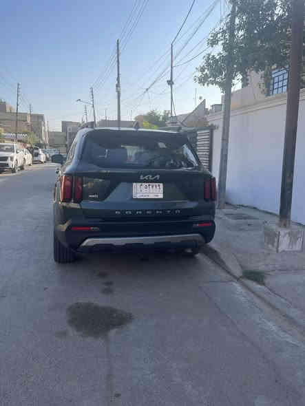 سورنتو 2022 وارد امريكي رقم بغداد بااسمي سنويه  
لون مميز نفطي يخبل السيارة فول مواصفات وتيربو 4 سلندر 
🔴بانوراما سقف                        
🔴تشغيل عن بعد دخول ذكي     
🔴بصمه 
🔴لايت عدسه زنون عالي ناصي بلادي 
🔴لدات 
🔴مري قلاب اشارة ترحيب 
🔴صندوك ذكي وكهرباء 
🔴كراسي جلد هيتر كراسي vip 
🔴7 راكب 
🔴شاشه جبيرة كامرة 
🔴 
🔴 فول رادارات امامي خلفي جانبي 
🔴ويل كب 
🔴 سايد بريك اوتو 
🔴اوتو ستوب 
🔴
🔴اربع انظمه قيادة 
🔴
🔴 
🔴محرك 2500 توربو 
🔴شاحن واير ليس
🔴بعد بيها هوايه مواصفات 
🔴بريك ذاتي خلفي
🔴 بريك ذاتي امامي
🔴 لون مميز 
🔴 
ماشيه 70 سيارة حادثها جاملغ ايسر امامي وخلفي وبيها شخط بالباب 

مكان السيارة بغداد رقم ***********/***********
ب185 بيها مجال
