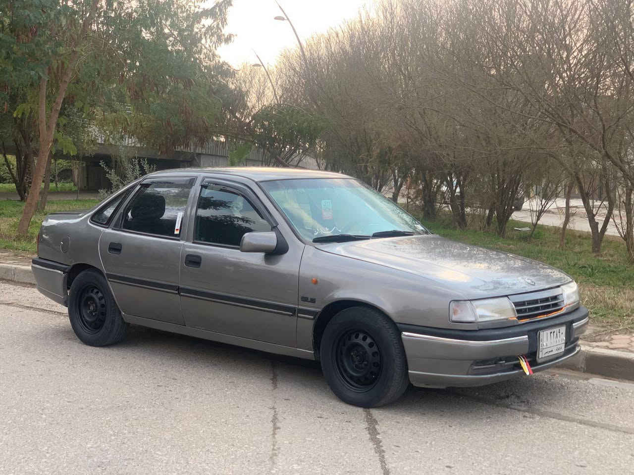 *********** /*********** للبيع اوبل فيكترا موديل 1991 حجم 16 قايش عريض المرغوب باور رقم كركوك عاج بسمي شرط التحويل و الوكالة بيها دفتر بانزين سنوية ساقطة شرط القرص و الاضبارة بدون ضربة اي ضربة ما بيها شرط الفحص مكاني كركوك
* كير محرك بشرط 
* صدر كامل جديد لوك 
* غرفة لوك واضح بصور 
السيارة سياقتها كلش ناعمة كاتم 
سعرها 32 وبيها مجال بسيط
