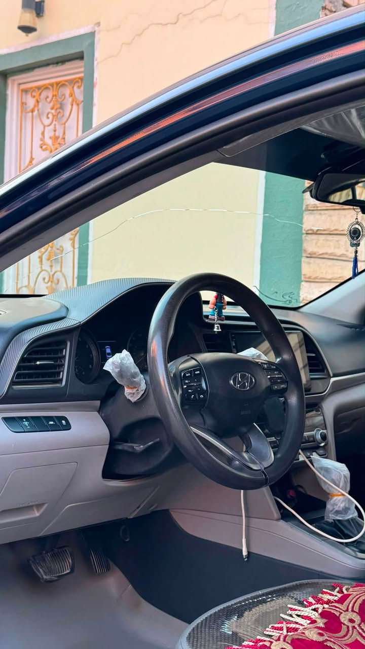 🚗 للبيع هونداي إلنترا
* محرك 2.0

* العداد: 96 ألف ميل

* السيارة باسمي

* سنوية مجددة لغاية 2028

* شاشة كبيرة

* 3 أنظمة قيادة

* مثبت سرعة

* قيادة ذاتية

الصيانة:

* كير جديد

* مكينة جديدة

* منظومة تبريد جديدة

* حدادية جديدة

ملاحظة: سيارة مكفولة بيها

طخه بلدوسة وتم تصليحها.

السيارة نظيفة وشرط المداور،  

💰 السعر: (130وبيه مجال )

📍 الموقع: (النجف)

للاستفسار التواصل على الخاص أو الاتصال ***********
