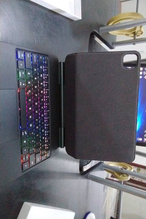 كيبورد آيباد جديد ما مستخدم 
أزرار RPG 
شحن تايب سي
مكان نجف سعر 50 الف