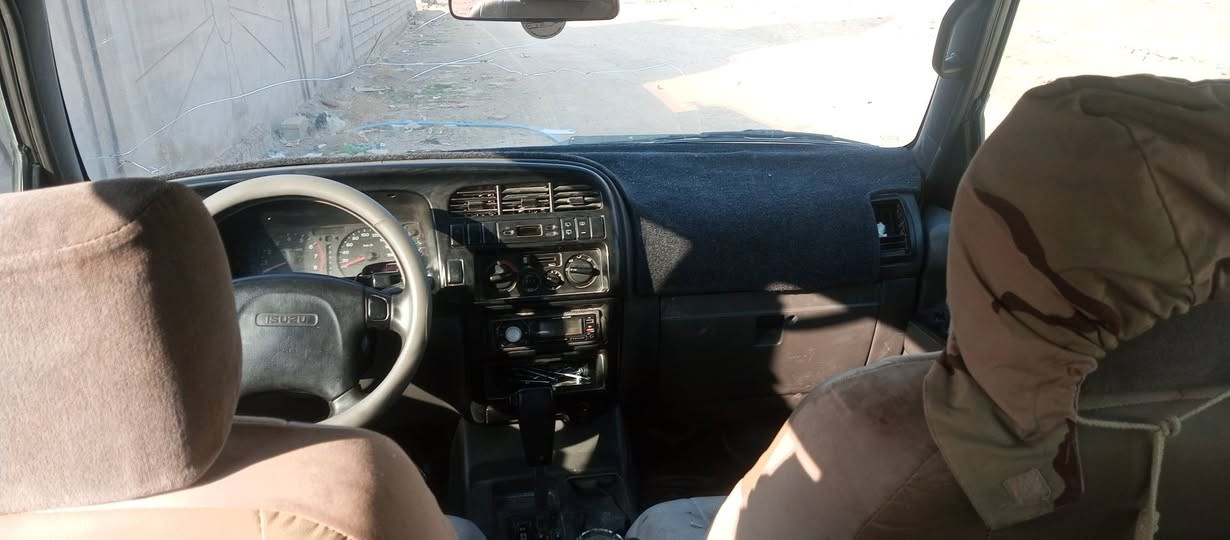 السلام عليكم مرخصت الادمن
اسوزو 2003 سياره بدون صبغ حلوه حيل/محرك بانزين مال فورويل 2007 ماتصرف بانزين ابد/ رقم انبار صاحبها موجود تريد تحويل تريد وكاله بكيفك/السعر 75 وبيها مجال
هـ ***********
