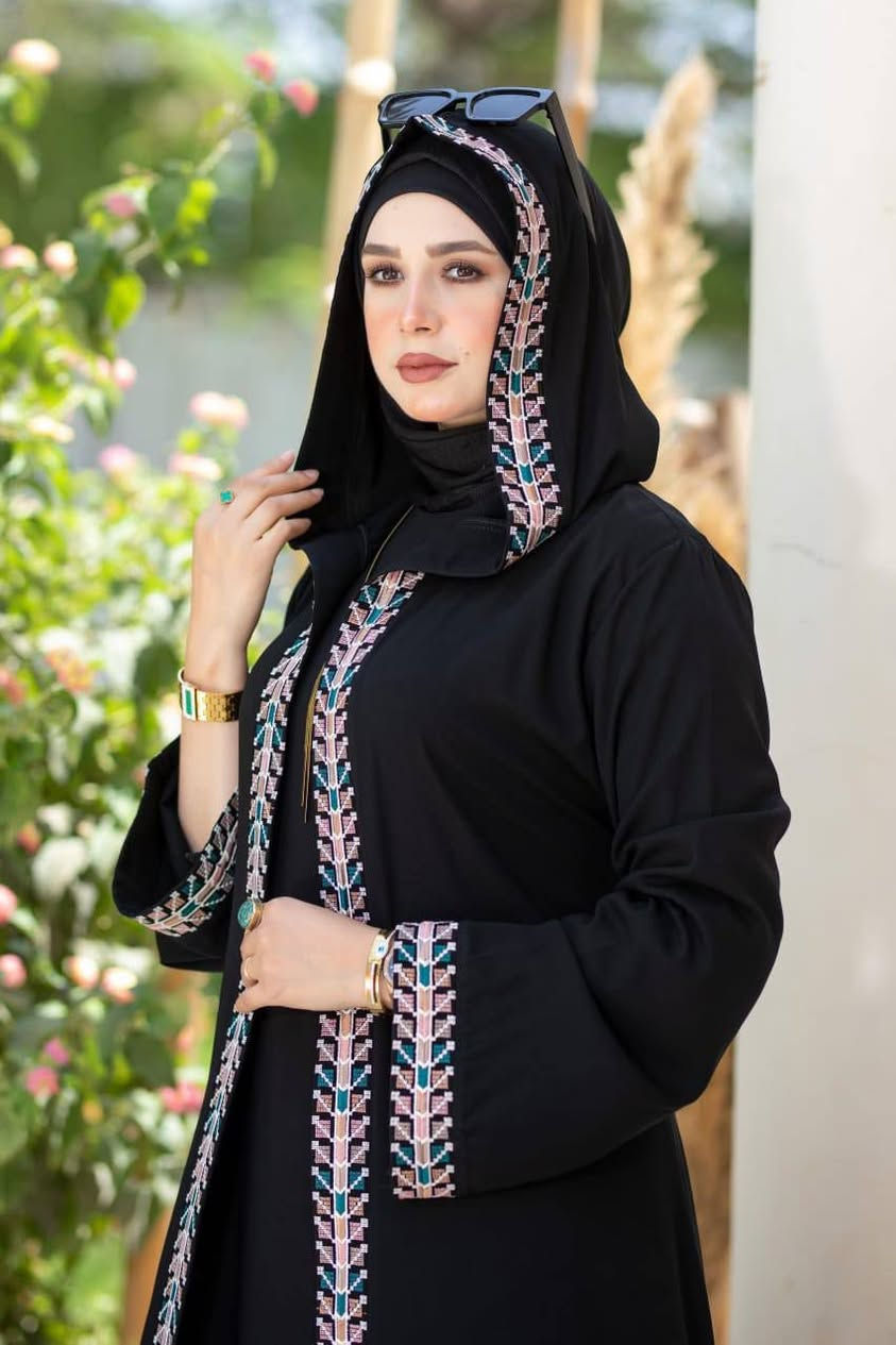 تطريز عبايات باحدث موديلات افضل جودة على حسب طلبك خاص 
***********
