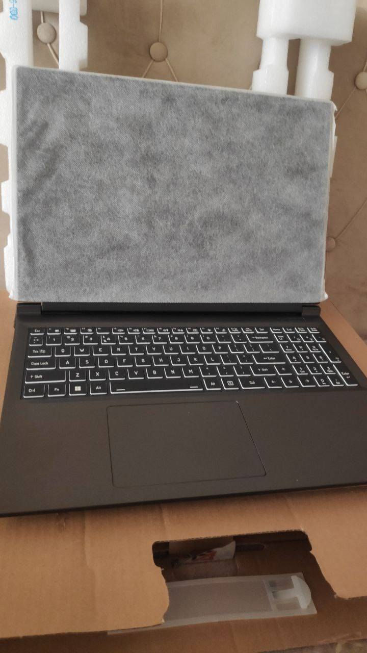 للبیع 👇
Brand: Firebat
Model: Naruto
AMD Ryzen 7 7745HX
RTX 4060 - 8GB - 140W
RAM 32
1TB SSD
DDR5 4800 MHz
16 inch screen display 
Screen 2.5k 240Hz
High Resolution 2560 * 1600
Gen13 02/2023
Battery charge 240W
Production date 1/5/2025 

NVIDIA GeForce RTX 4060 8G GDDR6 140W (Base TGP 115W, +Dynamic Boost 25W) 128bit PCI-E 4.0×8 Non-replaceable (Instantaneous 140W for about 30 seconds, stable 115W)

16-inch IPS screen with 2560*1600 resolution, 100% sRGB color gamut, 240Hz refresh rate, and >500 nits (cd/m²) brightness.

مستعمل لمدة شهر ونص بس، ونظيف جداً وبدون أي مشاكل
بالنسبة للسعر، أي شخص يطرح سعراً معقولاً أنا في خدمته

لديە التوصيل لکافة المحافظات 🇮🇶


**إذا كنت صاحب هذا الإعلان وتريد حذفه لأي سبب، رجاءا أرسل رسالة إلى الدعم الفني**