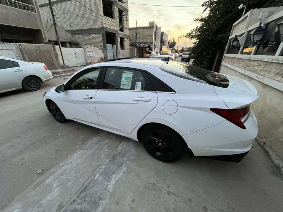 السلام عليكم هونداي النترا هايبرد
وارد امريكي 2022  رقم بغداد الألماني جديد 
سياره لمتدد فول واحد عل واحد فتحه بصمه 
تشغيل عن بعد وتدفئة كشنات وتدفئة ستيرن وتدعم كاربلاي وهواي مواصفات ضررها نص بنيد وجاملغ 
سعر 155$ بيها مجال بسيط 
مكان السياره بغداد البياع 
تواصل ***********
