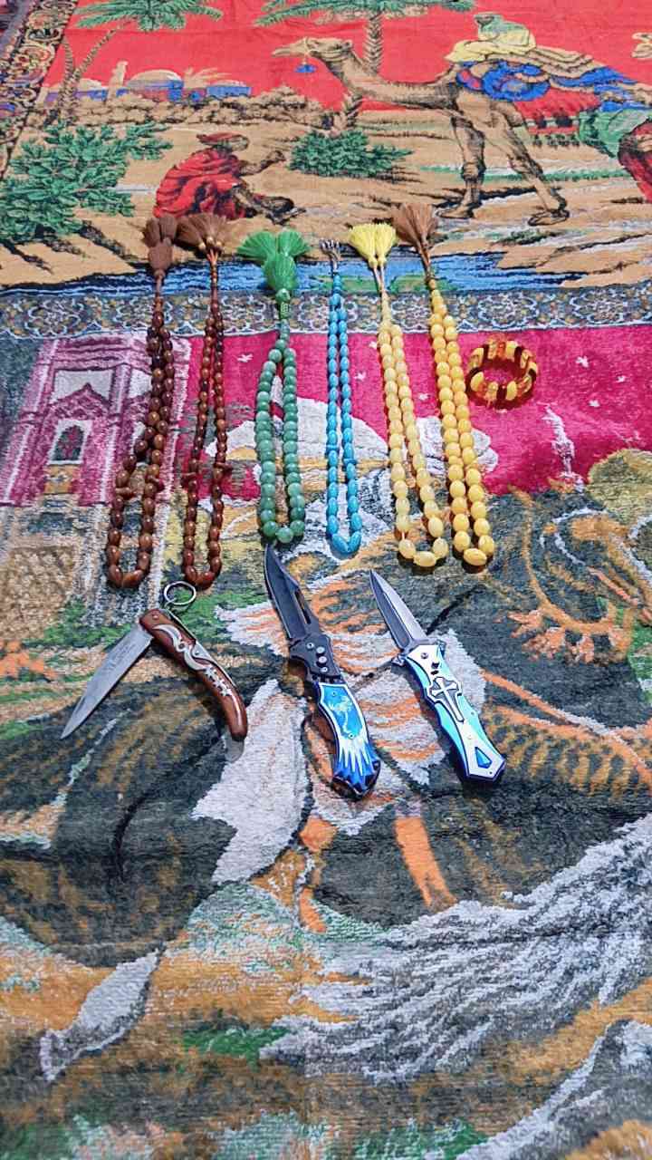 سلام عليكم حاجات نضيفه مال بيت للبيع سعر ٢٠٠ وبيهن مجال *********** بكان قرب الورفلي قرب ستكشفات
