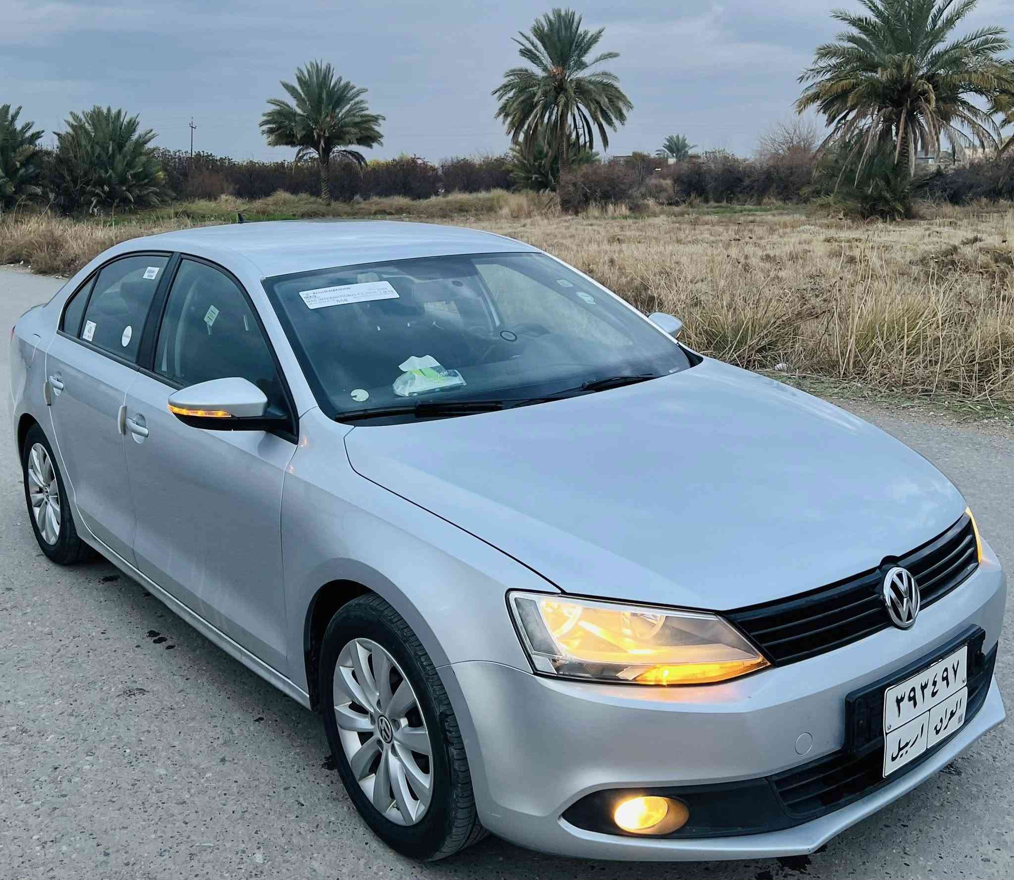 السلام عليكم جيتا 2014 خليجي للبيع محرك 2000 المرغوب تنفس طبيعي بدون توربو السيارة جاهزة ما بيها نقص برغي (تخم تاير جديد. صدر امامي خلفي جديد. كير ومحرك بالشرط. تبريد ثلج) كلها بالشرط معروفة مواصفات الخليجي ((السيارة كلين كفالة عامة من الضرر والتبديل والمعجون. بيها رَش بيبان ثنين صفحة السائق اثر شخوط فقط)) السعر 115 وبيها مجال للشراي للأستفسار *********** مكاني العلم
