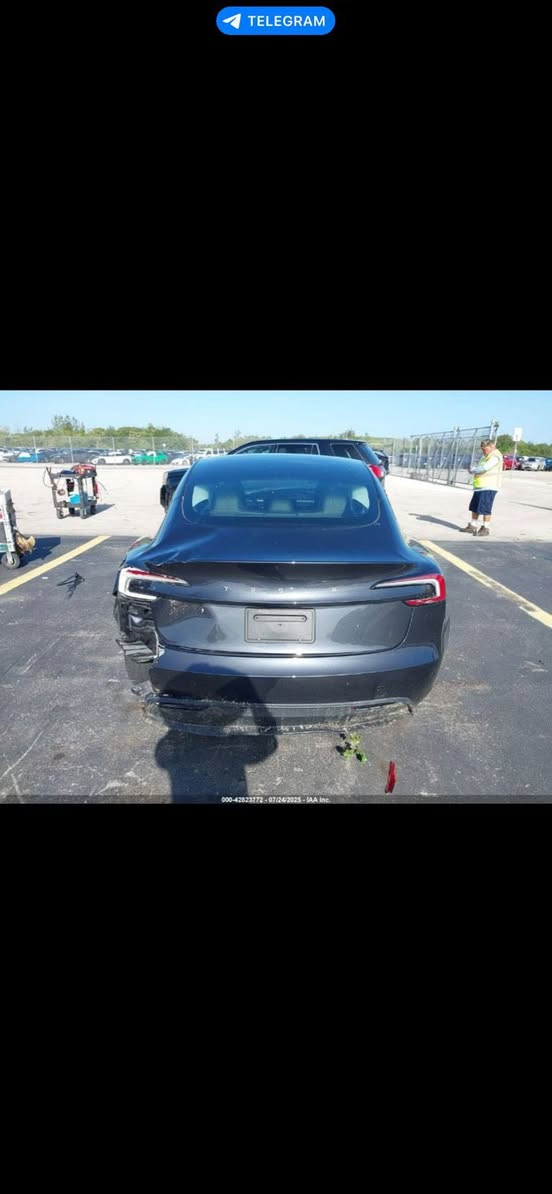 للبيع تسلا الشكل الجديد

‏Tesla Model 3 Highland

الموديل:- 2024

العداد:- 8000 Mile

حادث السيارة:- بنيد انصبغ ونص جنطة ودور جاملغ الخلفي مع نص العتبة  بدون دواخل وكلشي بلادي ومكفول بيها صور الحادث مرفقة وتخم تايراتها مشلن مال شركة  ،و بيها هواي اكسسوارات ضايفلها 

سنكل موتور 

مقاعد تدفئة + تبريد

شاشة خلفية

انارة محيطية 

أون لاين + أخر تحديث

مربوطة فون كي

رقم بغداد بأسمي

موقع السيارة النجف 

السعر 180 $

***********
