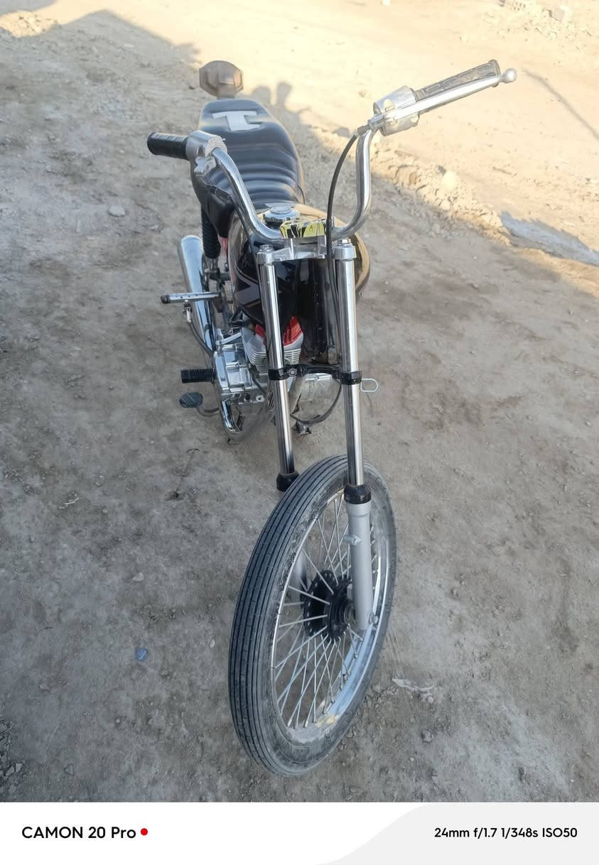 سلام عليكم دراجاجه نامه حربي نضيفه تعمير جديد
محرك ما مفتوح 
دراجه خير من الله 
مكان        القاسم

السعر.          550 
وبيه مجال 
دراجه كلك مكفوله 
دراجه كلك كلك كلك 
سويلك مكاتبه
مكلف بنشر
اتصال ‏‪***********‬‏
(***********)
