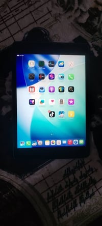 آيباد ميني ٥ • ٦٤ • خدش خفيف يمين