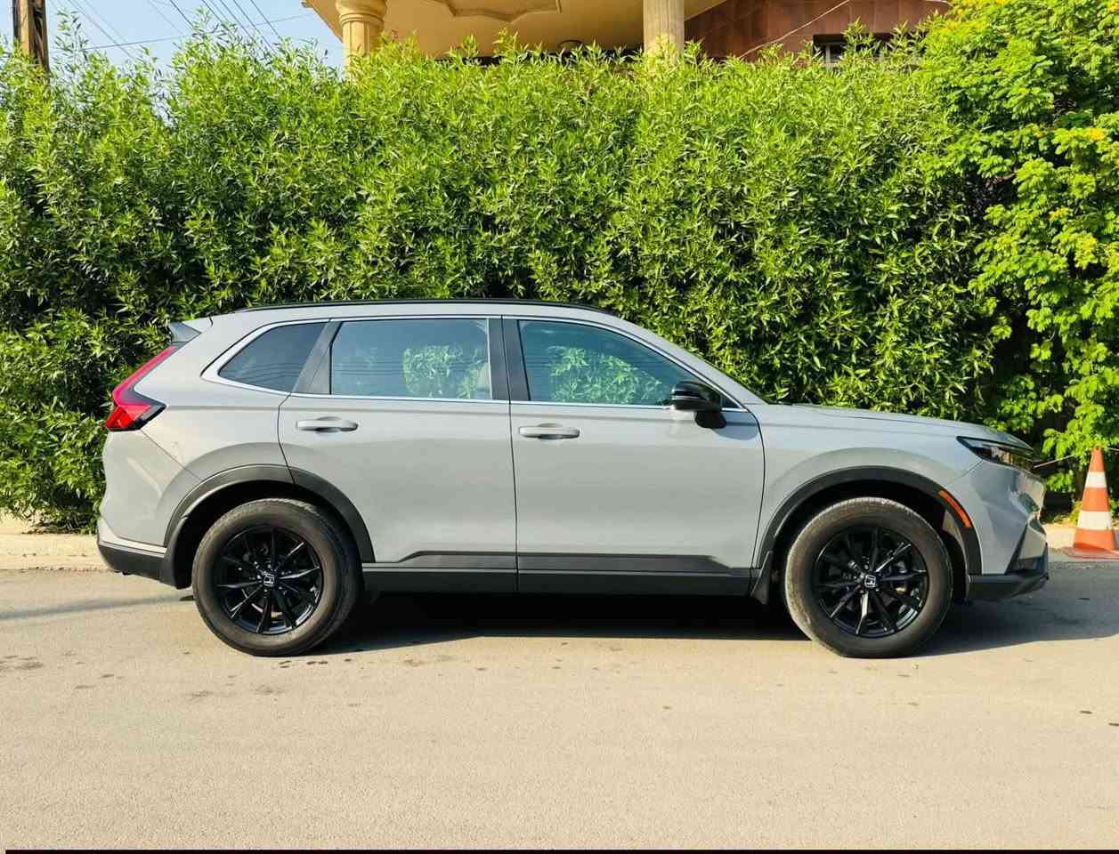 هوندا  CR-V  هايبرد موديل 24
فئة سبورت L اللون اسمنتي ضررها فقط بنيد مبدل ومصبوغ مصلح وجاهز كامل مرقم بغداد كلش جديده وحلوه سياره كلشي مناقصها

شخط ما بيها 

السعر 235 مكان السياره/بغداد منصور 

للاستفسار الاتصال على الرقم 

*********** اتصال

*********** واتساب
