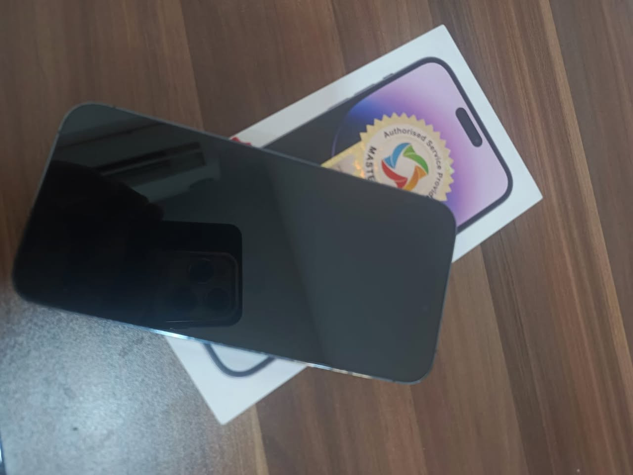 السلام عليكم
ايفون ١٤ برو ماكس

الجهاز ماستر

ذاكرة ٢٥٦

بطارية ٨٥

الجهاز نظيف بمعنى الكلمة شخط ما بي

كارتونتة ويا

سعر ٧٧٥ وبي مجال بسيط

مكاني بغداد المحمودية او حي الجهاد

رقمي ***********
