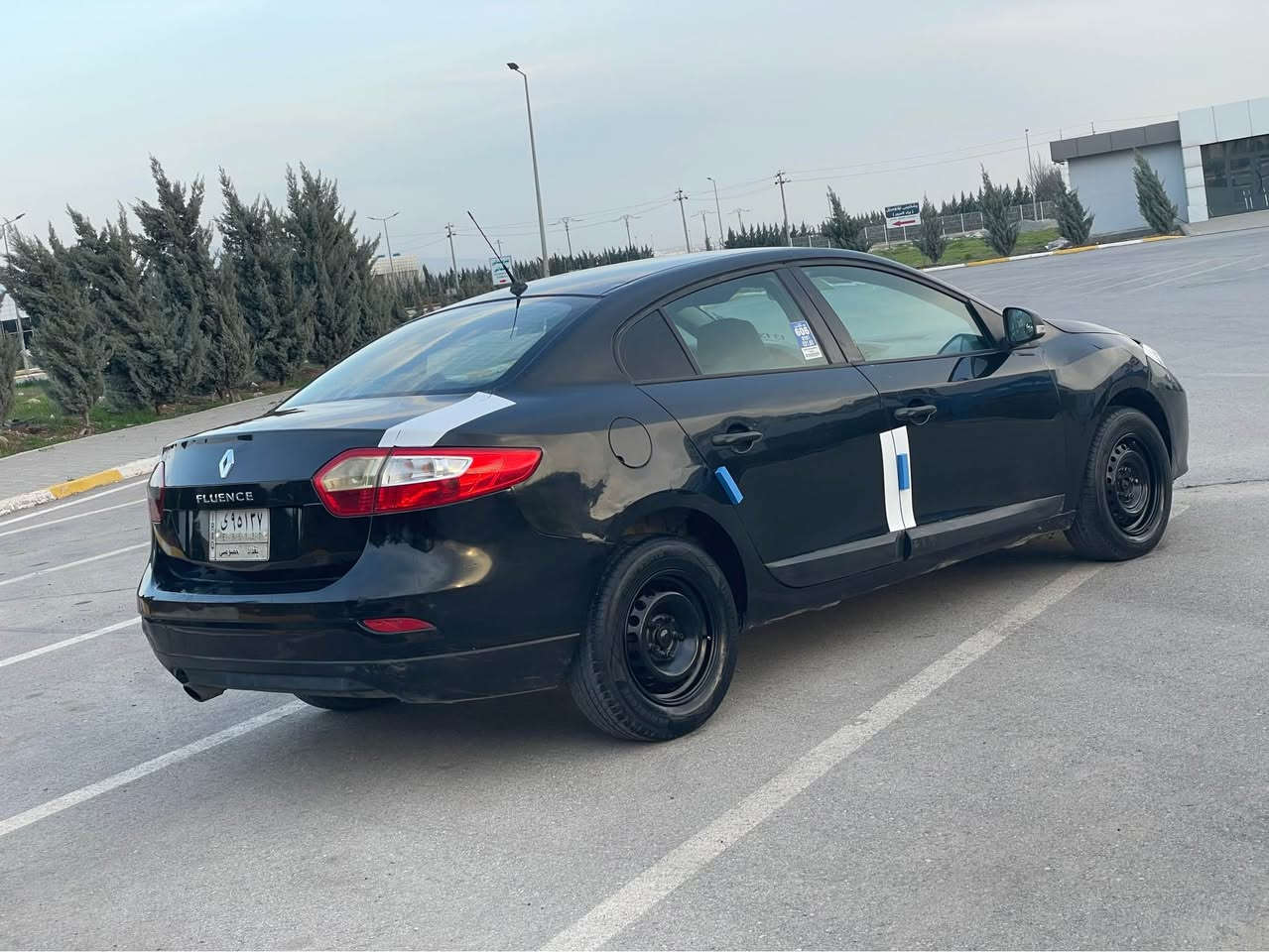 ڕینۆ فلۆنس صاڵۆن مۆدیل۲٠۱۳
سەنەوەی عەسلی بە ئەوەلیات و حاسیبە
گێڕ ئۆتۆماتیک گێڕ و مەکینەی بە شەرتی فەحس و تەرای و فیتەر 
سەیارەکە بێ دەعم و لێدراوییە هیچی پێوە نییە پێش و دوای کەپسە قرچیشی نییە
کارەبای هەموو گیانی بە شەرت 
تەبرید سارد و گەرمی بە شەرت 
تەقەو ڕەقەی بە شەرت 
ماڵی دۆستە مەسرەفی هیچ هیچ تیا نییە لە سلیمانیم سیعری  ۳۹ گەڵاو مەجالیکی برایانە
٠۷۷٠۲۲٦۸٤۸۹____٠۷٥٠۱٤۸۸٤٠۸ السليمانية, العراق
