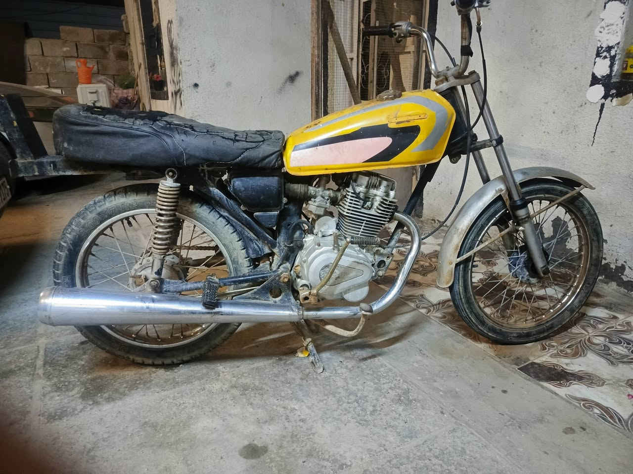 محرك ستوته جفته قبل يومين كزوز جديد تاير خلفي جديد تحتاج فقط بنزات بريك ودوسه دك هندر صوت يخبل سكني 5 ميل للبيع قفل قفل 170 الف لا تجيني وتكلي بيهه مجال


**إذا كنت صاحب هذا الإعلان وتريد حذفه لأي سبب، رجاءا أرسل رسالة إلى الدعم الفني**