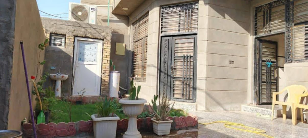 🏠 #الدار_للبيع | طابو صرف
📍 الموقع: #الديوانية – حي الإمام الصادق (الجتّة)

📐 المساحة: 214 م²
💰 مطلوب إسكان: 63 مليون
📆 القسط الشهري: 330 ألف
🏷️ المطلوب باليد : 130 مليون

🔹 تفاصيل الدار:
طابق واحد كونكريت مسلح 
غرفتين نوم
صاله
استقبال
مطبخ
صحيات داخلية وخارجية
مناور عدد (2)
طارمة
حديقة

📞 للاستفسار رقم :
***********
