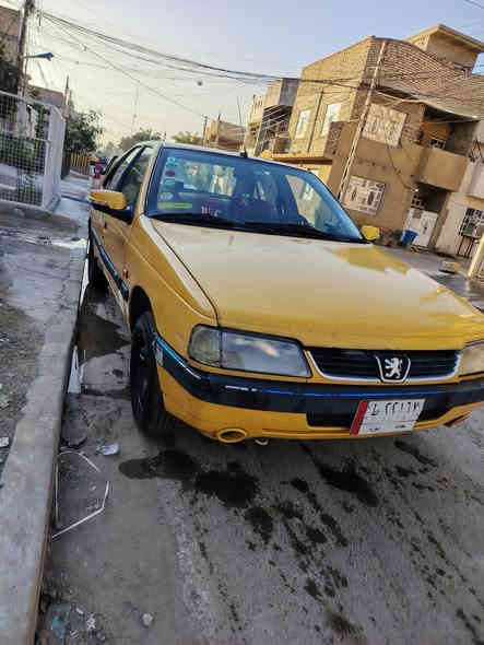 السلام عليكم بيجو جي ال اكس 2010 
يحتاجلها تبديل باب خلفي من جهت السائق
سياره يرادلها ترتيبات التبريد يحتاجله كمبريسر بس
تايرات جدد كهربائيات كلها شغاله مكينه وكير علشرط
سنويه لل 29 
المكان بغداد حي الاعلام قرب تقاطع الدرويش
السعر 24 وبيها مجال بسيط ***********
