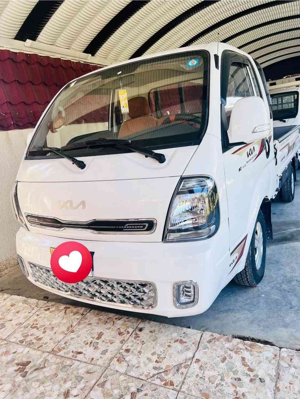 سلام عليكم ورحمة وبركاته 
البيع سياره كيه حمل 
موديل ٢٠٢٤
مكفوله كفاله عامه 
تايرات شركه بيه 
***********
