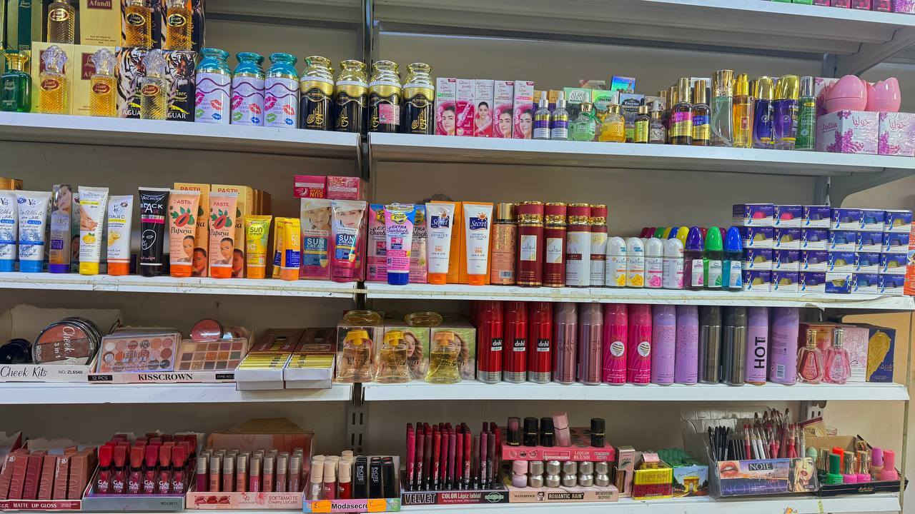 مجمع البيع
العنوان الناصرية 
سوك سيد سعد قرب حقي العطار 
غراض بي خير من الله بس عدم التفرغ
الاستفسار ‏‪0783 689 8784‬‏
