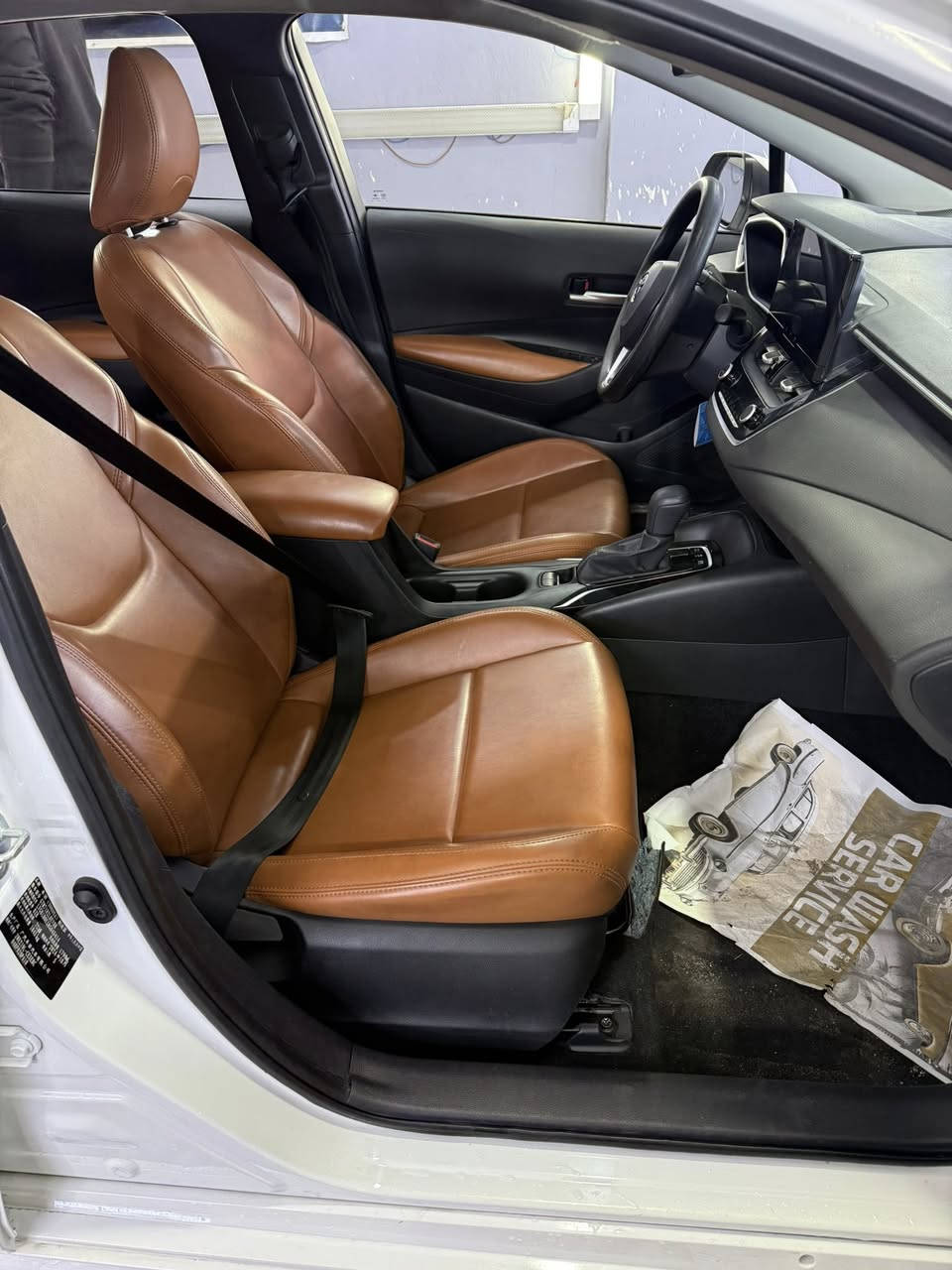 كورلا هايبرد موديل ٢٤  فول كرسي كهرباء وجلد. سونار موجود بالمنشور مكانه بغداد. الكرخ تلفون ***********
