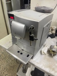 تتوفر ماكنة قهوه بوش الماني 07734302060