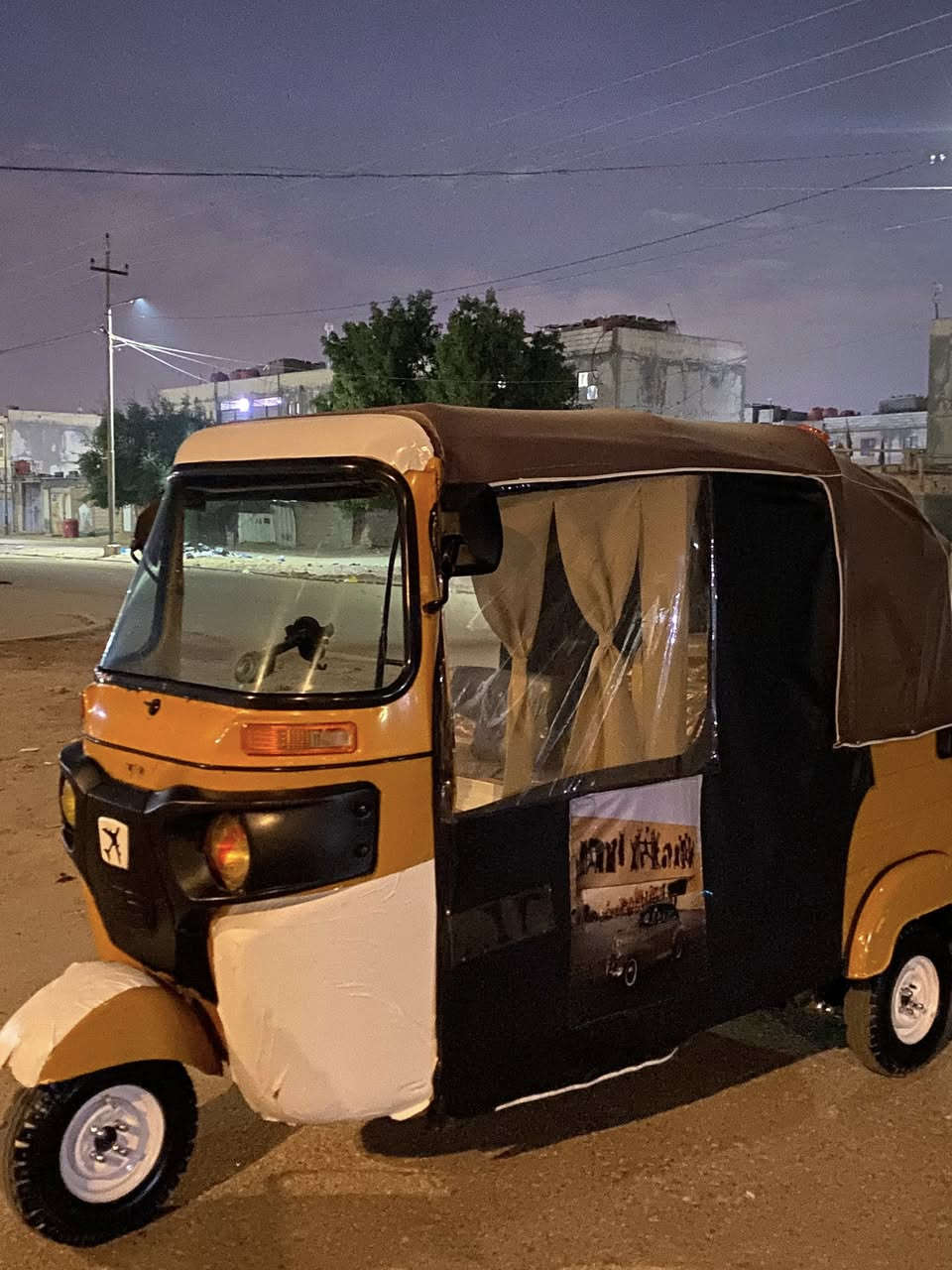 سلام عليكم تكتك باجاج ٢٠ للبيع مكينه مجفته تجفيت شركه مره وحده وحوض وره معمر تكتك نضيفه وخير من الله رقم وسنويه مكاني بصره تنومه سعر ٥و٦٠٠ وبيه مجال رقمي ***********
