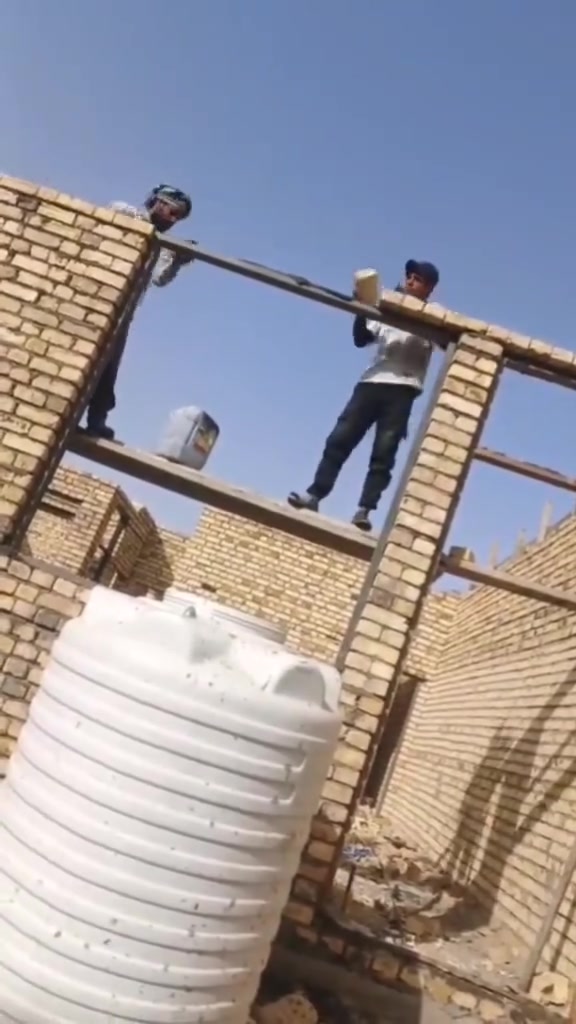 سلام عليكم خلفه بناء نشتغل طابوك بلوك فرمستون عگاده شغل درجه اوله يوميه مكطوعه اعدبل اتصل ودلل واتساب او علا الرقم ***********
