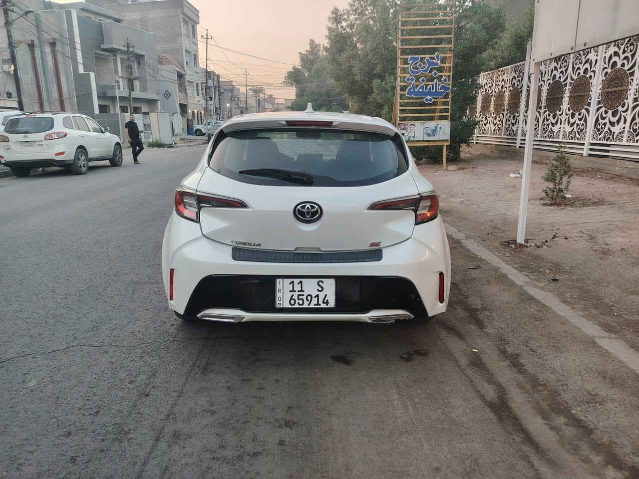 السلام عليكم كورلا موديل 2020 هاج باك se وارد امريكي بيها 3 قطع صبغ وصور الحادث موجوده
مواصفات 
*تحكم ستيرن جهتين
*شفتات بلستيرن 
*بصمه 
* سايد بريك كهرباء
* اوتوهولد 
*رادار تحديد مسار 
*وباقي الواصفات معروفه 
محرك كير تبريد صدر خير من الله 
رقم جديد وهزه وبسمي 
السعر 117ورقه وبيها مجال 
مكان السياره بغداد الدوره البوعيثه 
***********
