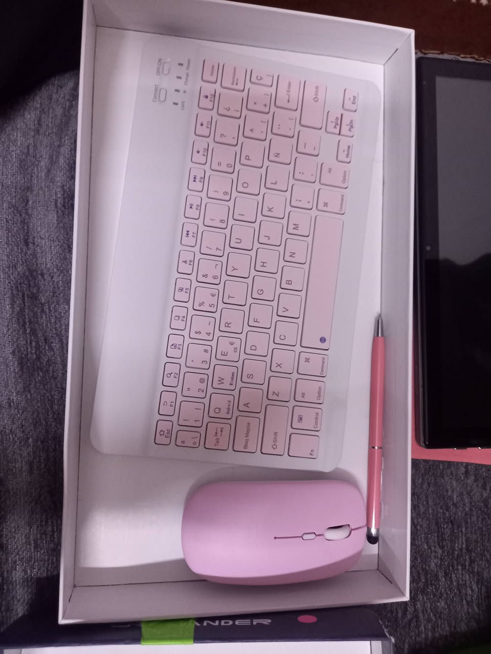 شلعة للبيع بسعر 200 الف للكل عدد 4 تاب مع ايفون 8 بلص و2 مبايل للإستفسار اكثر راسلني خاص وادلل


**إذا كنت صاحب هذا الإعلان وتريد حذفه لأي سبب، رجاءا أرسل رسالة إلى الدعم الفني**