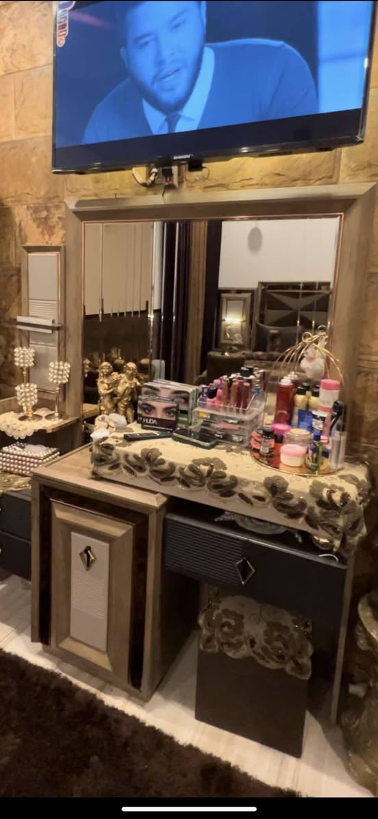 مليون و٣٠٠ اللف 
مكاني بغداد الحريه الخطيب 
والله مستعجله على بيعته


**إذا كنت صاحب هذا الإعلان وتريد حذفه لأي سبب، رجاءا أرسل رسالة إلى الدعم الفني**