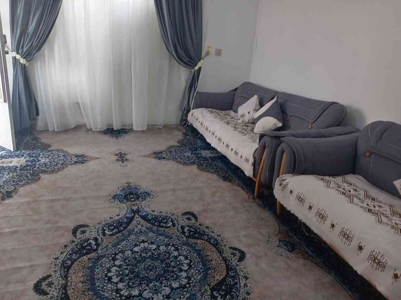 بيت طابو زراعي مساحه ١٠٠ م مقابل عرصات حجي هندي  حولي الخصيمه بيت مرتب يجي بس يخلي غراضه ويكعد بي غرفه صاله استقبال مطبخ بناء بلوك طابوك بسعر مناسب لاستفسار اتصل على الرقم ***********
