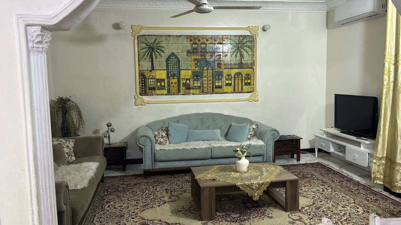 للايجار شقة طابق ثاني ثلاث غرف نوم مؤثثة بالكامل وجاهزة من كلشي السوق الاول قريبه من الشارع العام
***********
