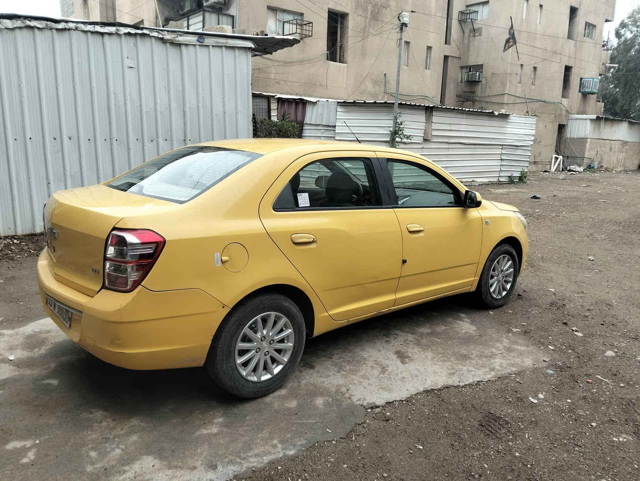 كوبلت 18باسمي رقم انكليزي للبيع او مراوس بخصوصي اوتماتيك ماشيه 145قابله للزياده بيها قطعتين بارد جاملغ السايق والخلفي  كيرومحرك مكفولات تدفئه تبريد بحاله جيده جدا السياره بالزعفرانيه هيئه ونقابه تاخذ صافيه تلفون ***********
معروضه 90$ وبيه مجال
