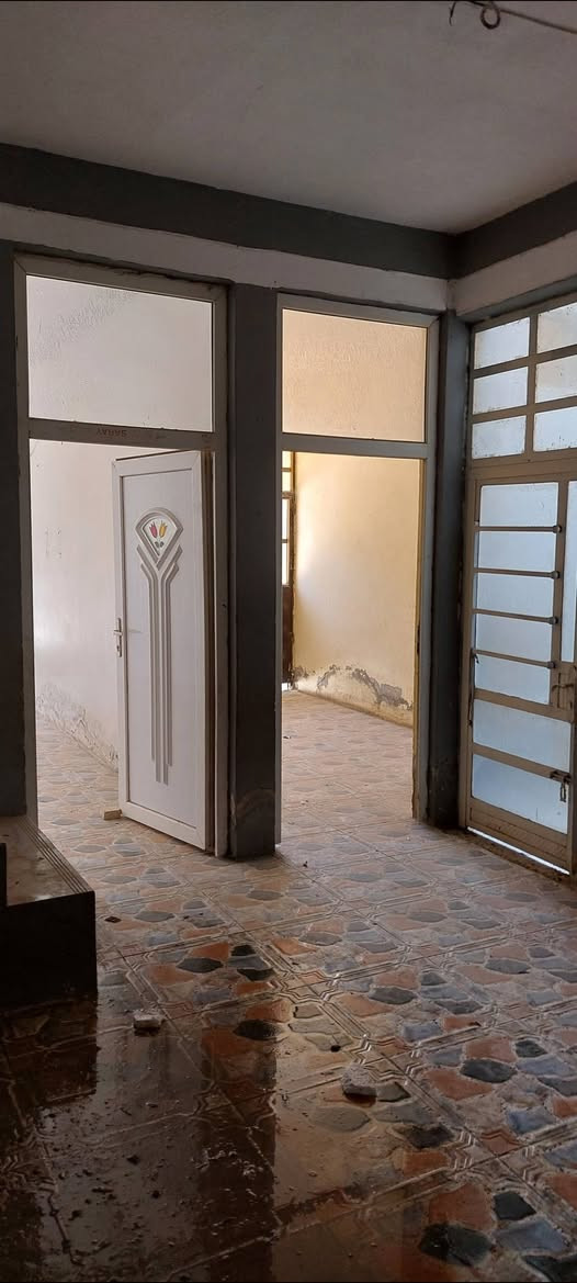 بيت للايجار
بعقوبة خلف المفرق خلف جامع الحاج نعمة 
المساحة 140متر طابقين كامل سيراميك
للاستفسار الاتصال على الرقم 
***********
***********
