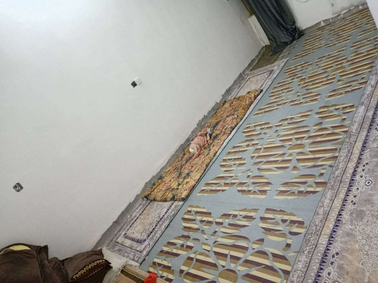 بيت للبيع ١٠٠متر زراعي قرار ١١٧سقف سندويج كاع صبه سعره ٤٠وبي مجال بسبط دور صحه ثانيه قريب لامانه *********** قطعه ١٠٠متر للبيع سعره ٢٠وبيه مجال بسبط ***********
