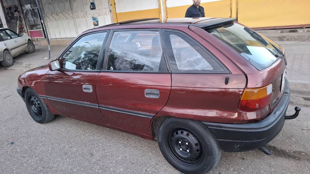 اوبل استرا موديل ١٩٩٢رقم كركوك مشروع وطني سنوية جديد ٢٠٢٨بطاقة بنزين موجود محرك ١٦ كيرمحرك شرط ٤طايرات جديد بطارية جديد صدرامامي خلفي توبة كهربيات تتفية كول شغال دواخل سيارة لوك سيارة لاخياس ولا معجون ولاضرب كدام ورا كبس بدنة بيلاد كول عل بيلاد باقي حيل ناعم نشط سيارة عل سعر خابر تدلل *********** كركوك, العراق
