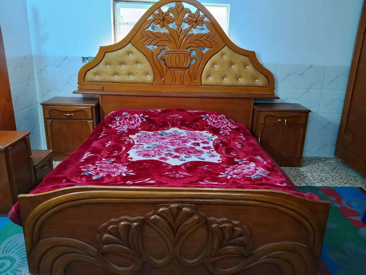 غرفه اخشاب للبيع السعر 700الانتصال ***********
