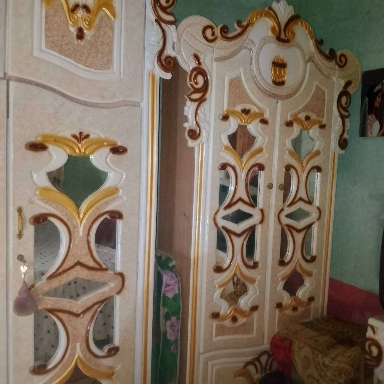 غرفه البيع ستخدام سنه سعر 900 وبيهه مجال قليل ***********
