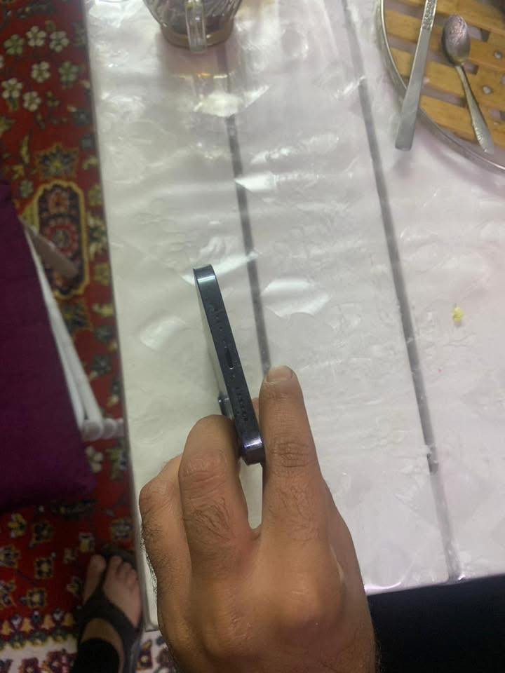 ايفون ١٢ برو ماكس الذاكره ١٢٨ (الجهاز مفتوح ) البطاريه ٧٢ بس امشيتني طبيعي والسماعه الجوه مالته عاطله تصليحها ب٥٠ الف سعره ٣٠٠ وبي مجال قليل كلش ***********
