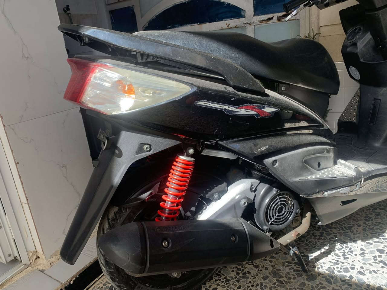 سلام عليكم دراجه سكنس  فحل مكفوله كفاله عامه لاح يصير 6 اشهر من امنزله من رمبه اوراقه كامله كله رايده مليون وميتين للتواصل ***********
