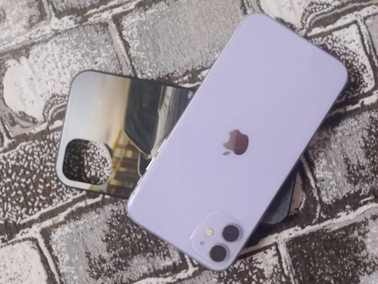 آيفون 11 عادي. جهاز
الوك. اي عيب مابي كل شغال. 
بطاريه ٧٠بلاي   جهاز بعده عل بلاد مامفتوح 
ذاكرتى 64 
سعر 260بي مجال بصيط 
رقم
***********
