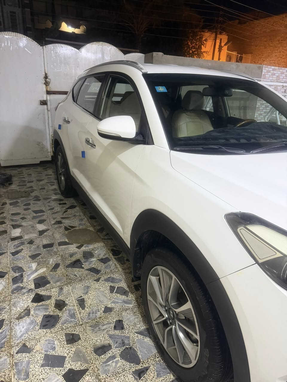 السلام عليكم توسان خليجي رقم بغداد بسمي 2018  قليل صبغ ماشيه 107 الف السعر 178 $ (***********)
