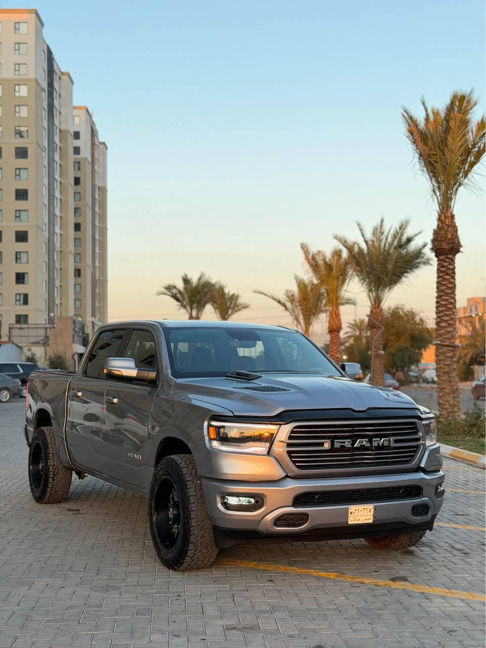 السلام عليكم 
رام موديل 23 Big Horn 
ماشية 55 الف مشي امريكا فقط 

بدي قصير باب طويل المرغوب 
للبيع او للمراوس 

نص مواصفات 
شاشة جبيرة 
قاصات 
بصمة 
تدفئة كشنات 
تدفئة ستيرن 
تحكمات ستيرن 
وباقي مواصفات الرام المعروفة 

حادث السيارة جاملغ وبنيد وجاملغ خلفي 
شواصي لغود كفالة السيارة جديدة جداً وماناقصها برغي 

دخول جديد بدون لوحات تترقم جميع المحافظات ما عدى الشمال 

السعر اتصل وبيك وخير وتدلل 
مكاني حي الجهاد او البياع 
للاستفسار : 
*********** بغداد, العراق
