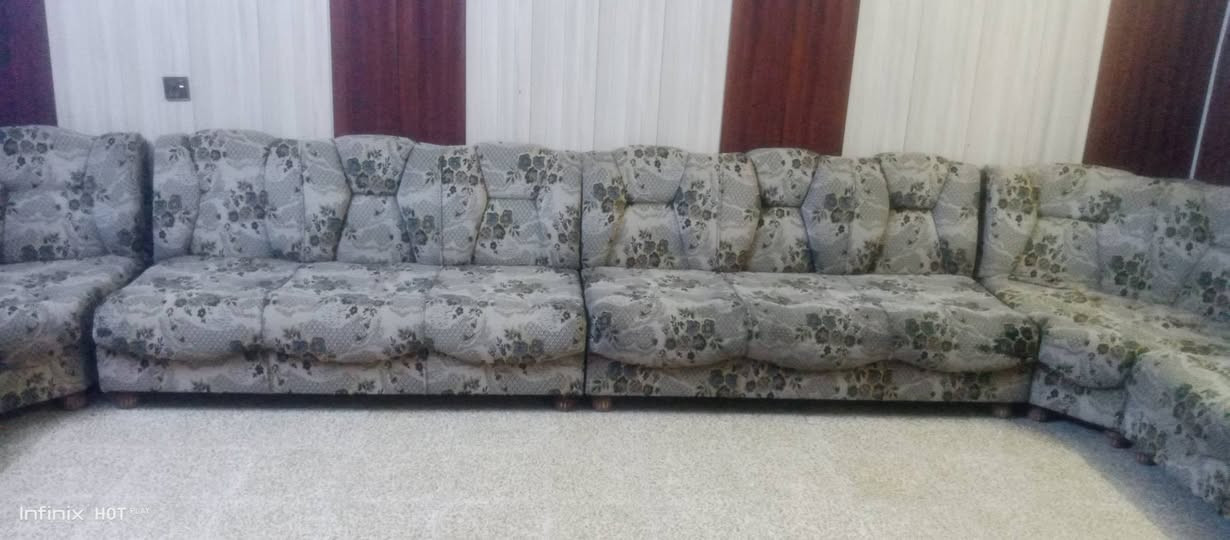 طخم استقبال ١٢ متر  ٦ قطع 
للبيع 
العنوان موصل حي سومر مقاطعه ١٢٤
***********
