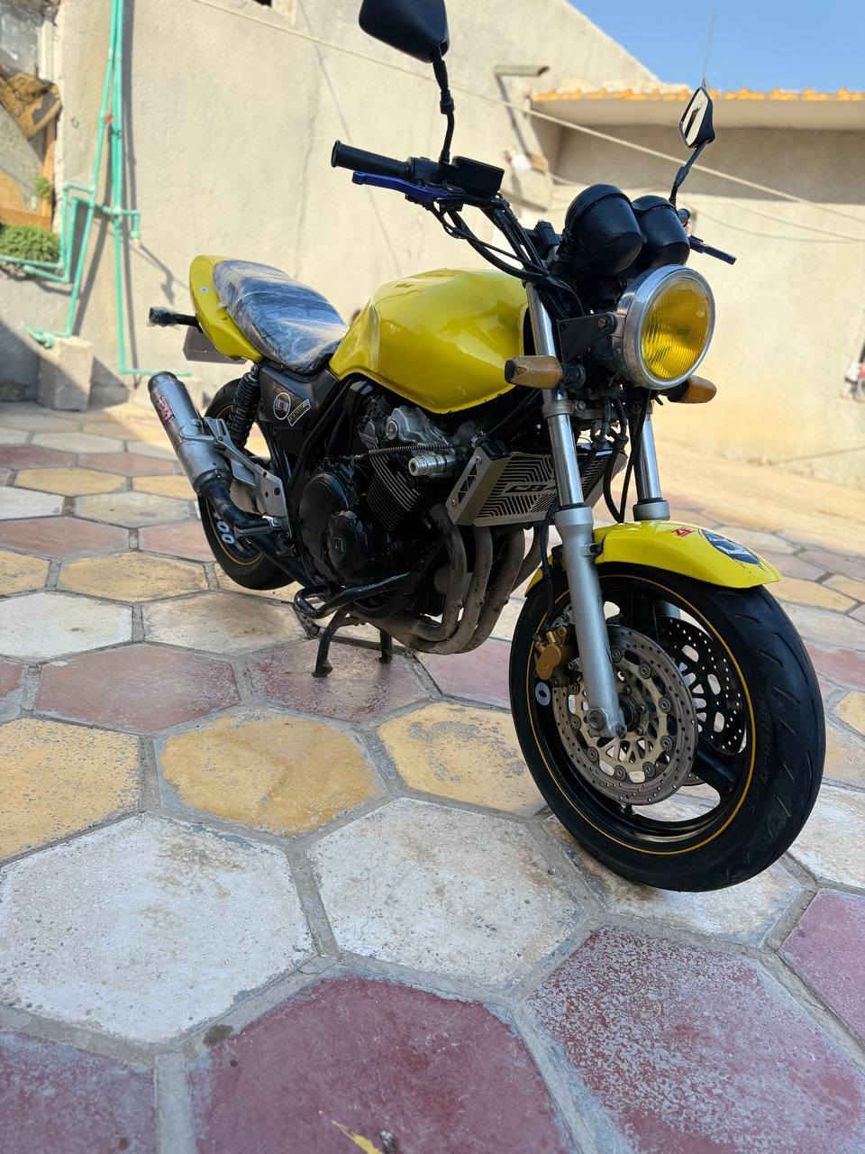 السلام عليكم جميعا ورمضان مبارك لكم   ((للبيع او مراوس ))متوازي حيل علئ بيعتها عندي ضرف ولله سيبي فور  400 مال جناي  كلشي شغال بيها  دراجة  كامله للخير  مابيها كل نقص جديده تجي شغل وتروح مكفوله كفاله عامه وواراقها جاهزه وكمركها مدفوع شرط الترقيم كهربائيات ابريكات خلفي وامامي الله شاهد دراجه تخبل ومال جناي  وسعرها كلش مناسب لان عندي ضرف  رايدها بمليون و400 وبيها مجال بسيط للعلم اقسم بالله هذا مو سعرها بس ضرفي حكمني  الشراي يتصل  وعيوني اله مكان بابل ‭***********
