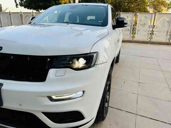 السلام عليكم
السيارة للبيع 

‏JEEP GRAND CHEROKEE 2021 S
عدد المسافات (46) الف كيلو
جيب فئة:    S
موديل:     2021
مكينة:     V6 3.6

خليجي رقم بغداد  ✅

المواصفــات  1/1 limited 
بانورامـــا
رادار جانبـي نقطة عميـاء رادار خلفـي
كشن حار بارد - كشنات الخلفية هيتـر
كشنات جلد كنتارة
ستيرن هيتـر + كهرباء
نظام توقف اوتـو ستوب
حساسـات امامي خلفي
صندوك كهربائـي
سماعات سستم صـوت
دمام بالصنـدوك
بصمة و تشغيل عن بعـد
كيج الكترونـي
نظام متعدد اوتو للطرق
مري قلاب وشفط

العنوان بغداد الكريعات  تحويل مباشر

صور السونار موجود بالمنشور 

السعر: 360 💵 بيها مجال
للاستفسار:***********
اتصال او واتساب
